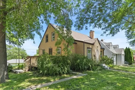 71 Wyoming Street E Saint Paul MN 55107
