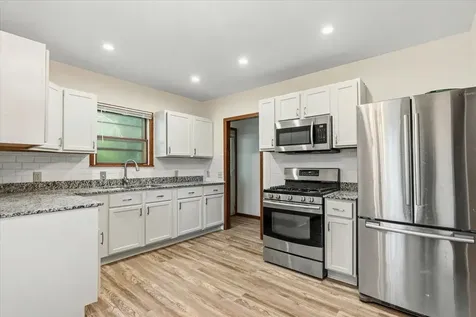 71 Wyoming Street E Saint Paul MN 55107