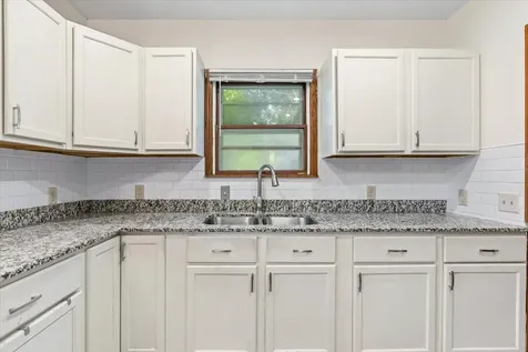 71 Wyoming Street E Saint Paul MN 55107
