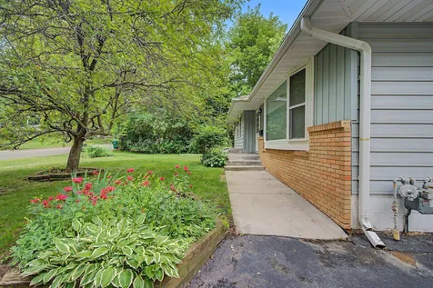 6506 34th Avenue N Crystal MN 55427