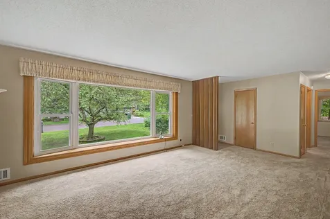 6506 34th Avenue N Crystal MN 55427