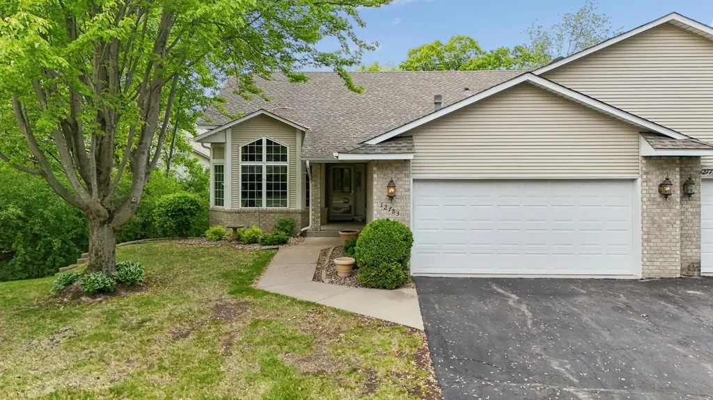 12783 Falcon Drive Apple Valley MN 55124