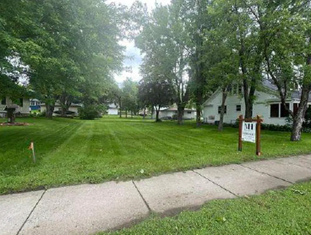 702 N Benton Drive Sauk Rapids MN 56379