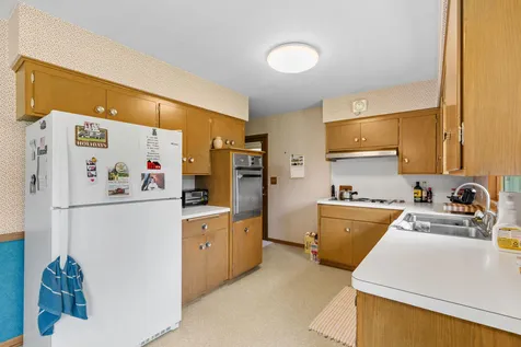 413 Whitegate Lane Wayzata MN 55391