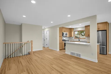 3947 Beryl Road Eagan MN 55122