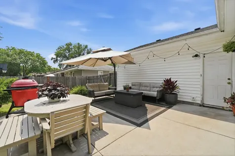 301 Walnut Lane Apple Valley MN 55124
