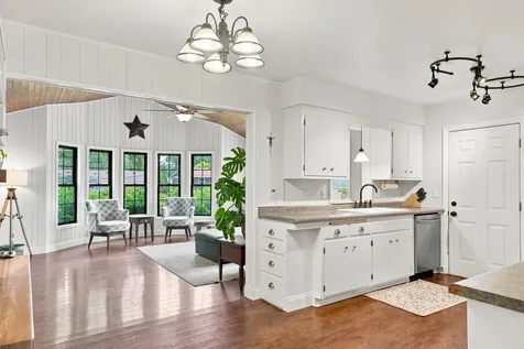 301 Walnut Lane Apple Valley MN 55124