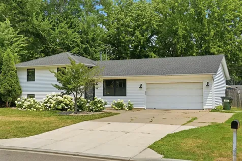 301 Walnut Lane Apple Valley MN 55124