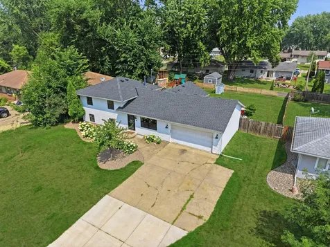 301 Walnut Lane Apple Valley MN 55124