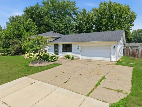 301 Walnut Lane Apple Valley MN 55124