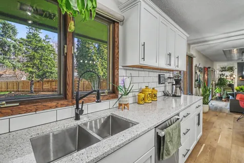 42 36th Avenue NE Fargo ND 58102