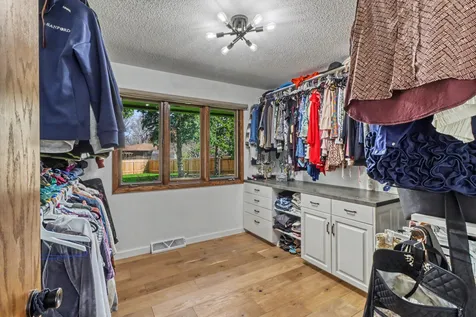 42 36th Avenue NE Fargo ND 58102