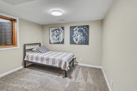 42 36th Avenue NE Fargo ND 58102