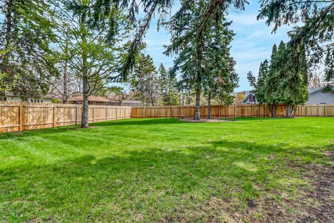 42 36th Avenue NE Fargo ND 58102