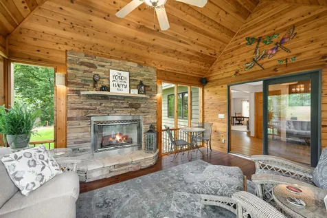 4824 Whispering Court Eagan MN 55122