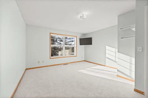 401 Hickory Lane N Oakdale MN 55128