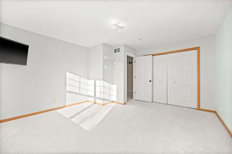 401 Hickory Lane N Oakdale MN 55128