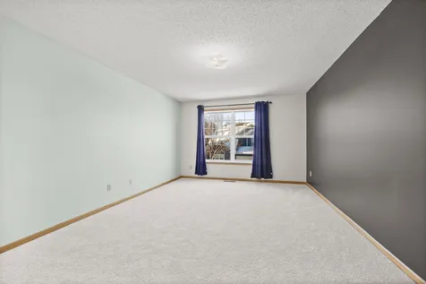 401 Hickory Lane N Oakdale MN 55128
