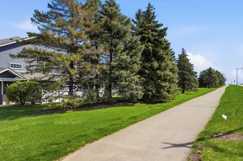 401 Hickory Lane N Oakdale MN 55128