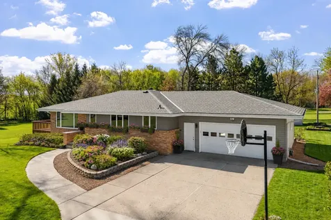 616 Elm Avenue SE Montgomery MN 56069