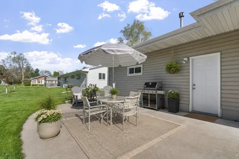616 Elm Avenue SE Montgomery MN 56069