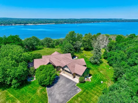 294 Salishan Drive Hudson WI 54016