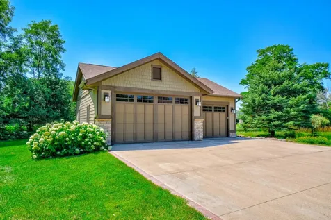 294 Salishan Drive Hudson WI 54016