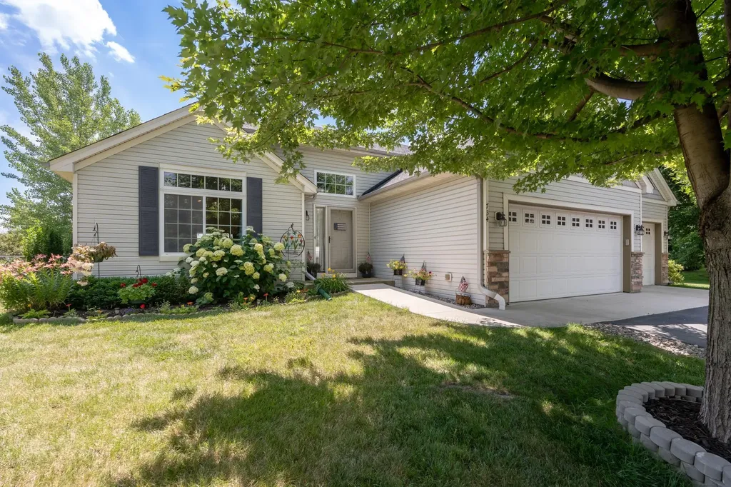 734 7th Street N Montrose MN 55363
