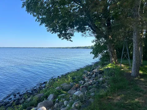 20796 326th Place Isle MN 56342