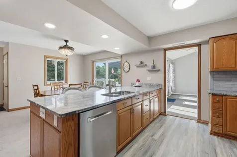 2513 Wimbledon Place Woodbury MN 55125