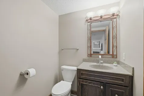 2513 Wimbledon Place Woodbury MN 55125