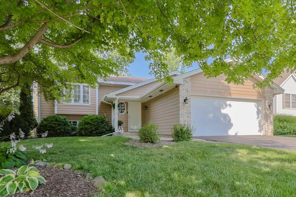 14692 Yosemite Avenue S Savage MN 55378