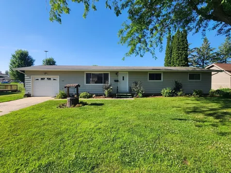 508 NW Lincoln Street Adams MN 55909