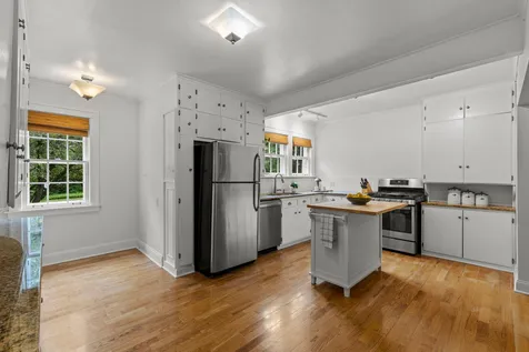 1244 Roselawn Avenue W Roseville MN 55113