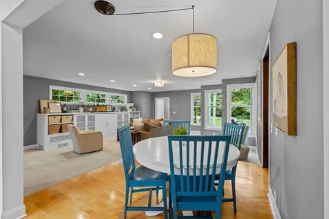 1244 Roselawn Avenue W Roseville MN 55113