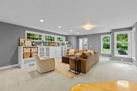 1244 Roselawn Avenue W Roseville MN 55113