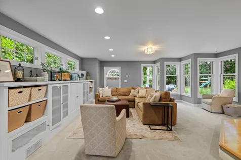 1244 Roselawn Avenue W Roseville MN 55113