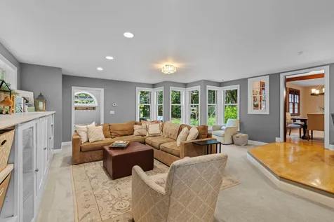 1244 Roselawn Avenue W Roseville MN 55113