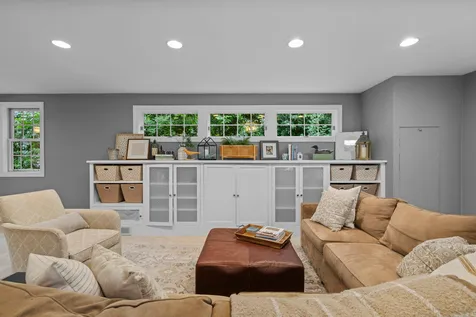 1244 Roselawn Avenue W Roseville MN 55113