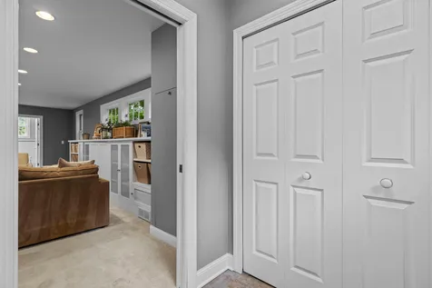 1244 Roselawn Avenue W Roseville MN 55113