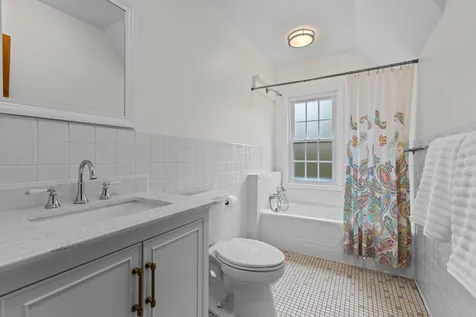 1244 Roselawn Avenue W Roseville MN 55113