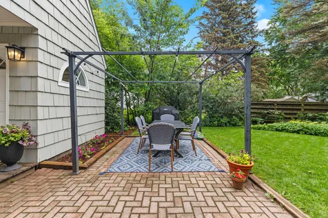 1244 Roselawn Avenue W Roseville MN 55113
