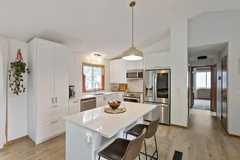 20615 Jaguar Avenue Lakeville MN 55044
