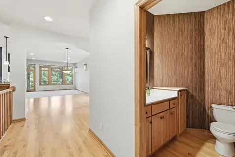 8117 Xerxes Circle Bloomington MN 55431