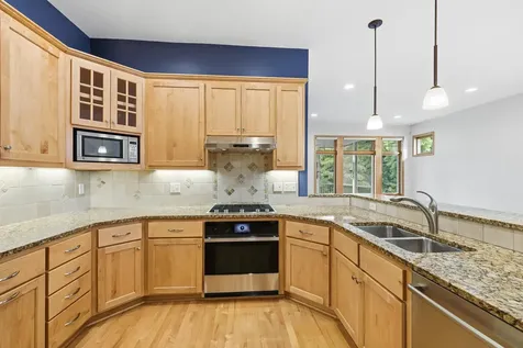 8117 Xerxes Circle Bloomington MN 55431