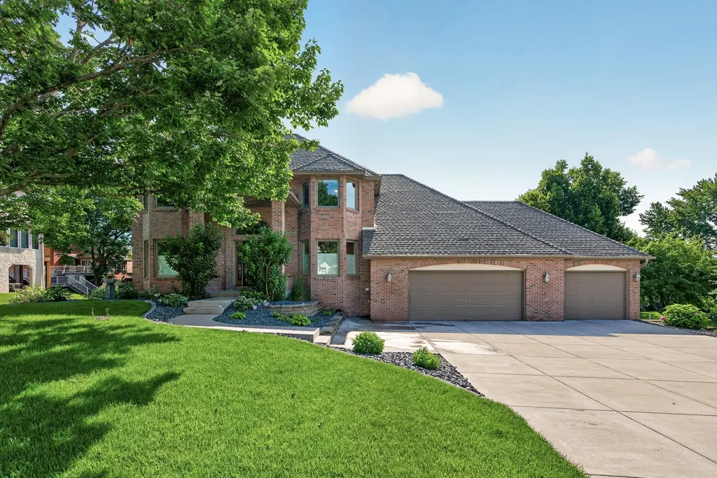 4283 Hillview Lane Vadnais Heights MN 55127