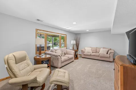4283 Hillview Lane Vadnais Heights MN 55127