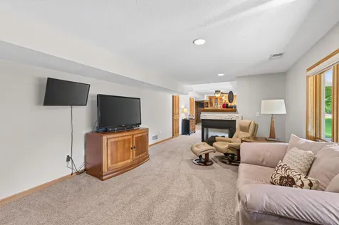 4283 Hillview Lane Vadnais Heights MN 55127