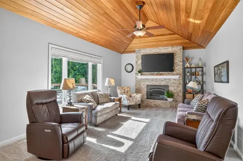 4283 Hillview Lane Vadnais Heights MN 55127