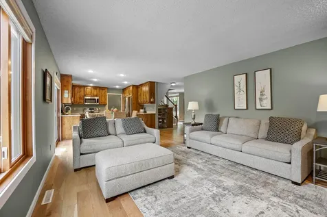 17633 Iberia Avenue Lakeville MN 55044